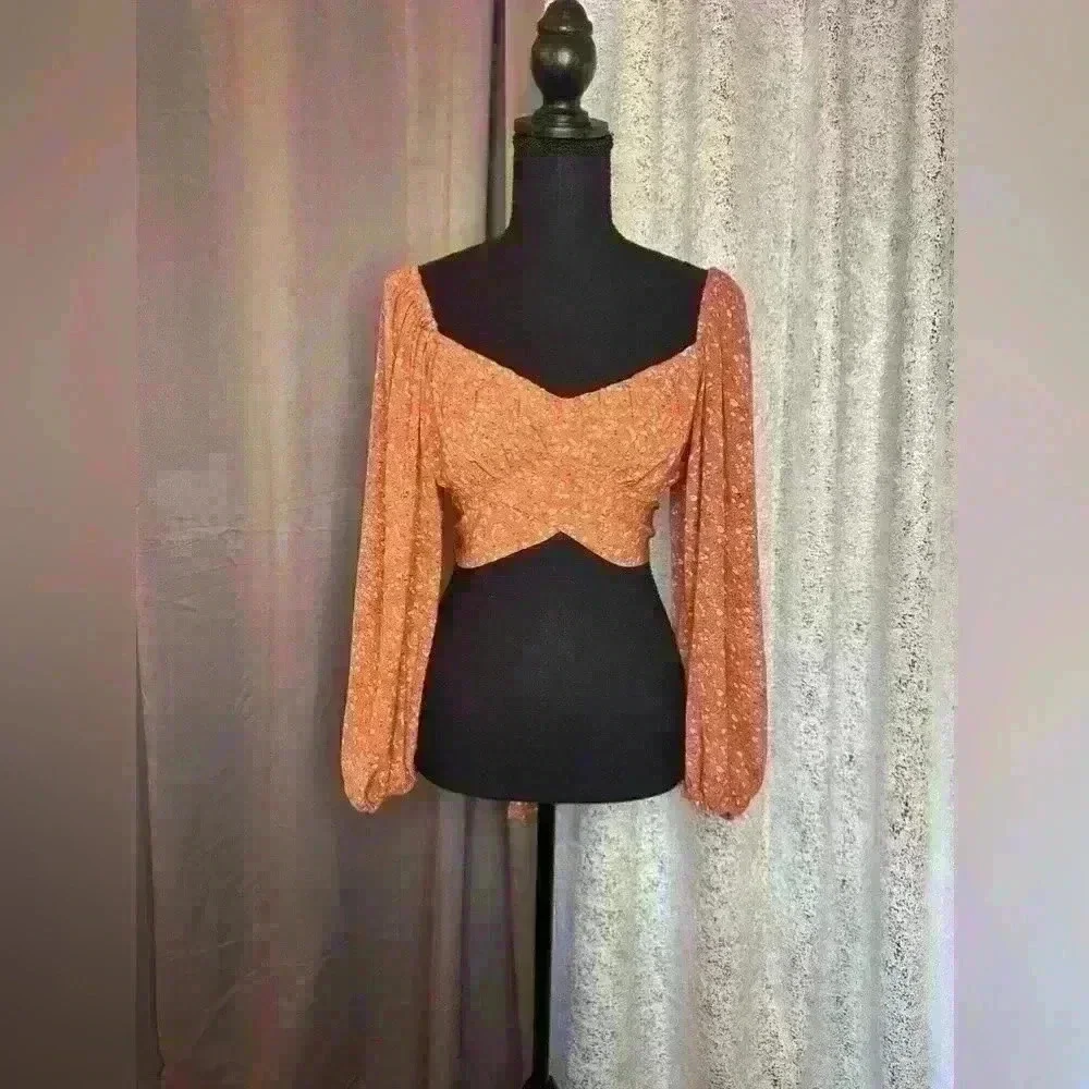 NWOT Never worn Boho floral peasant blouse